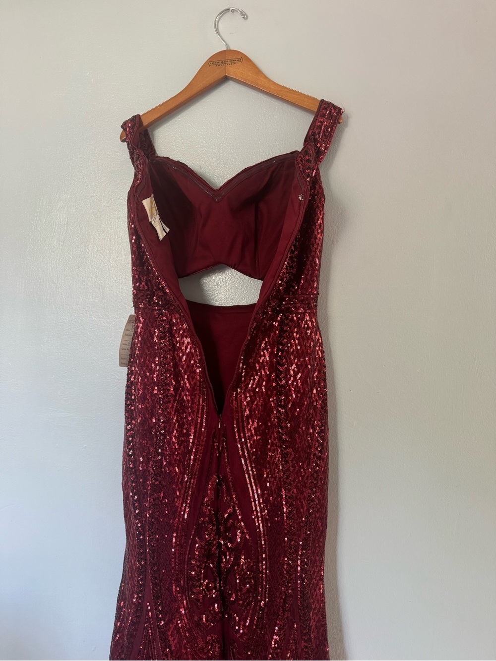 Dress - Picture 7 of 7